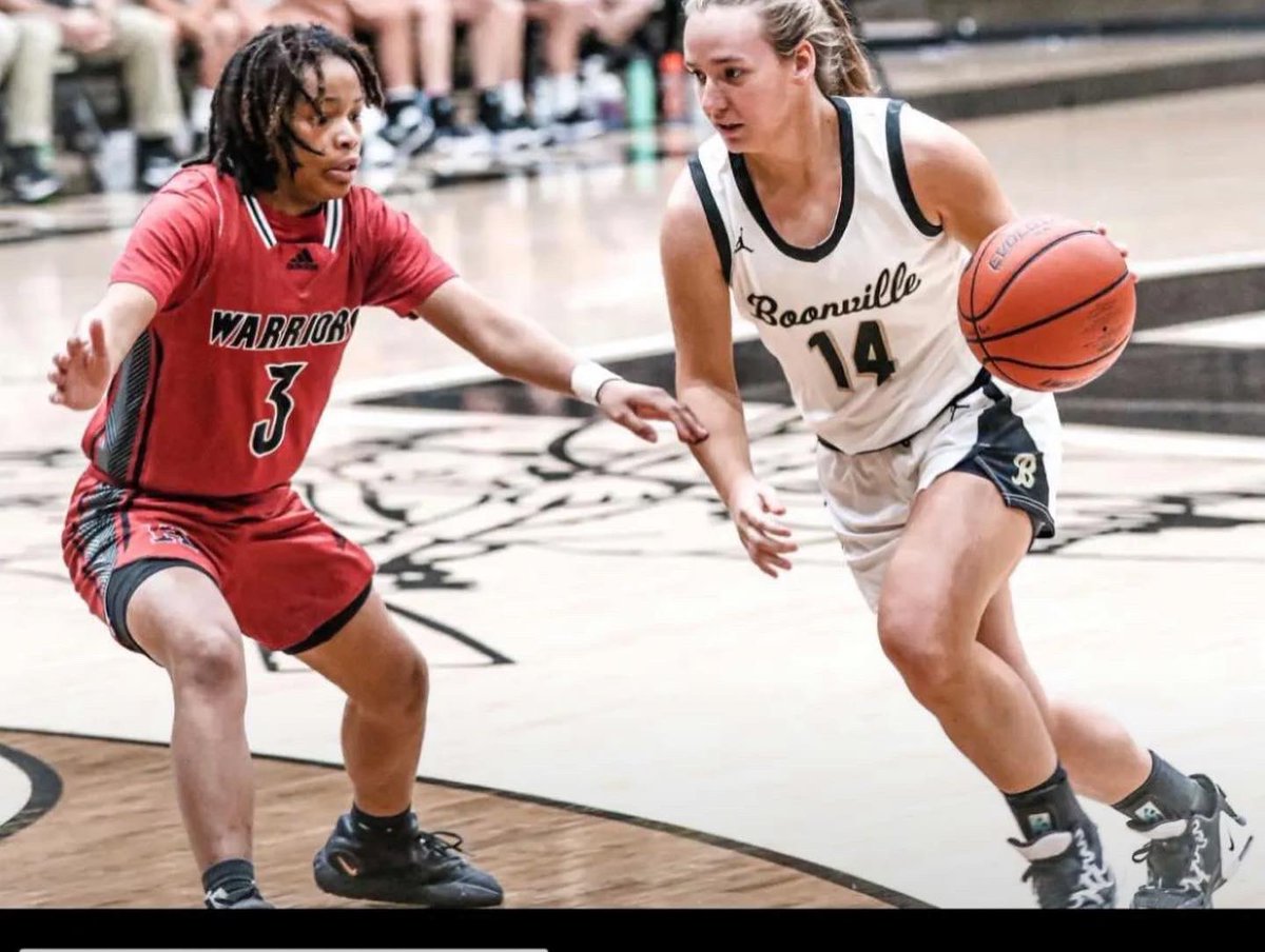 taaronmayes's tweet photo. What a ride! 4 years 1 Softball State Championship, 11 varsity letters in softball, basketball, and soccer.  National Honor Society and Beta Club along with so much more!  We are so thankful to watch you grow into the young women you are today! #BHSalumni #thankful #newbigginning https://t.co/aOkHA950fP