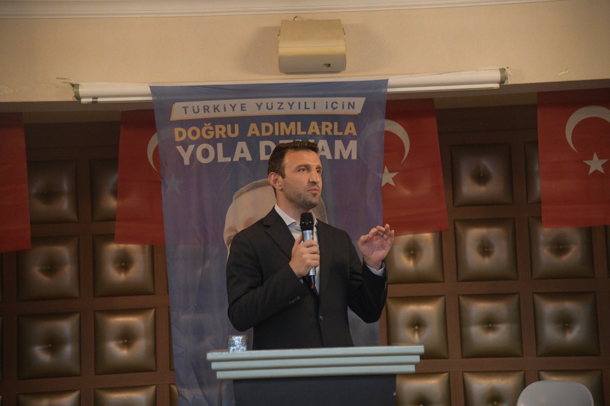 AKPARTIKAZAN's tweet photo. Biz hazırız, Kahramankazan hazır! 
Milletvekilimiz Sn. Orhan Yeğin ve Belediye Başkanımız Sn. Serhat Oğuz’un katılımlarıyla; 28 Mayıs seçim gününde görev alacak teşkilat mensubu arkadaşlarımızla bir araya geldik. Koordinasyon toplantımızı gerçekleştirdik https://t.co/2PzvvgrhF6