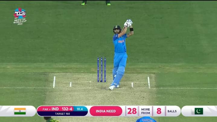 Moviehubv's tweet photo. No matter who the team you have picked... only he will be seen to lead us in time of need... everyone knows who it is... 👑
#ViratKohli𓃵 https://t.co/IvvvPMuU8G