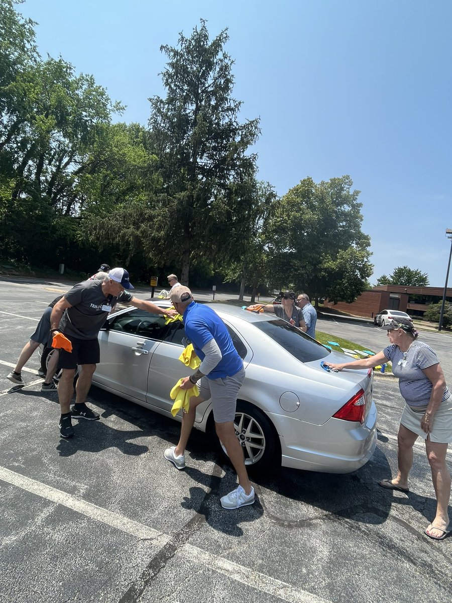 Servant’s Heart was in FULL EFFECT today. Our leadership team is providing a top of the line car wash! 

#teamtrilogy #servantsheart