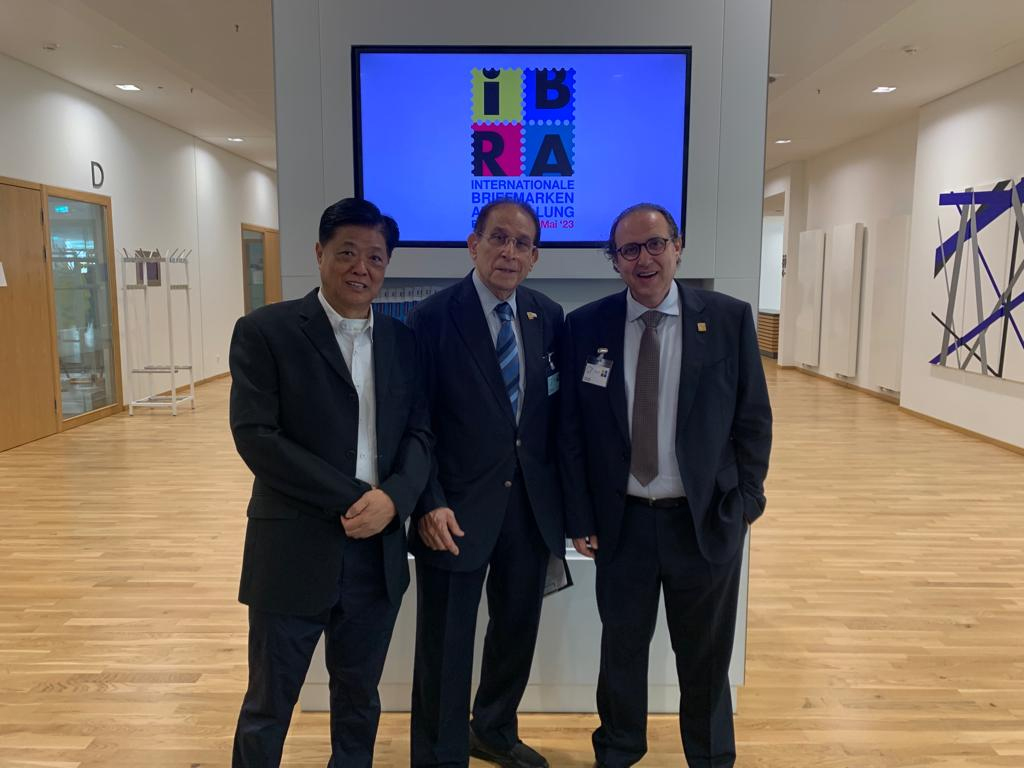 رسالة مشتركة من
د. شريف سمره &amp; أ. هانى سلام
واشادة بمعرض طوابع إيسن الدولي ( IBRA )
الذى تجاوز عدد منصات العرض عدد 4000 فريم
#PHILATELIC_SOCIETY_OF_EGYPT