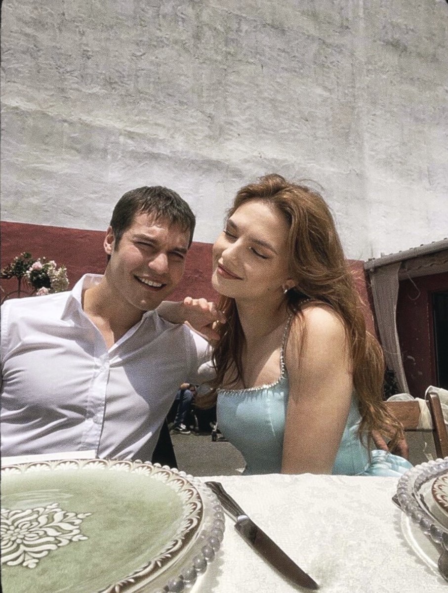 Özgü Delikanlı (@ozgudelikanli) on Twitter photo Çicek kıza ve tüm aileye..
Hoşçakalın :)
<a href="/berfinilsuaktas/">berfinilsuaktas</a>
<a href="/ShowTV/">Show TV</a>
<a href="/Bkmonline/">BKM</a>
<a href="/ghbgdizi/">Gelsin Hayat Bildiği Gibi</a>
#GelsinHayatBildiğiGibi Çicek kıza ve tüm aileye..
Hoşçakalın :)
<a href="/berfinilsuaktas/">berfinilsuaktas</a>
<a href="/ShowTV/">Show TV</a>
<a href="/Bkmonline/">BKM</a>
<a href="/ghbgdizi/">Gelsin Hayat Bildiği Gibi</a>
#GelsinHayatBildiğiGibi
