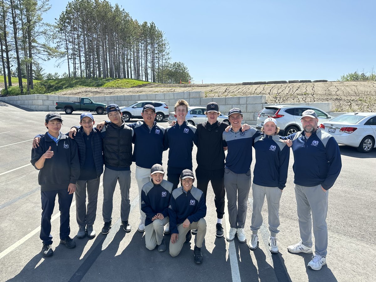 What a great season for our varsity golf team, culminating in competing at CISAA this week! These athletes are truly talented and committed to their sport, travelling far for each tournament. Congratulations on all of your hard work! 

#UCCCommunity