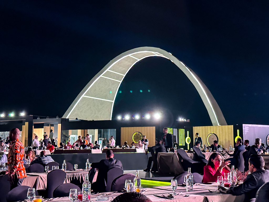 UlrichJvV's tweet image. Thank you to the Government of Egypt for hosting us at a spectacular cultural evening in Sharm El-Sheikh’s Reviving Humanity Memorial Park, with exhibitions that celebrate our shared humanity, love, kindness and environmental awareness. #AfDBAM2023 ✨🌙