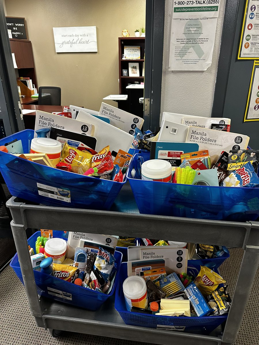 Our wonderful senior baskets provided by our amazing counselors !!!😊 Winners will be announced soon! 🤭 <a href="/CounselAHS/">AmericasCounselors❤️🫶💙</a> #TeamSISD