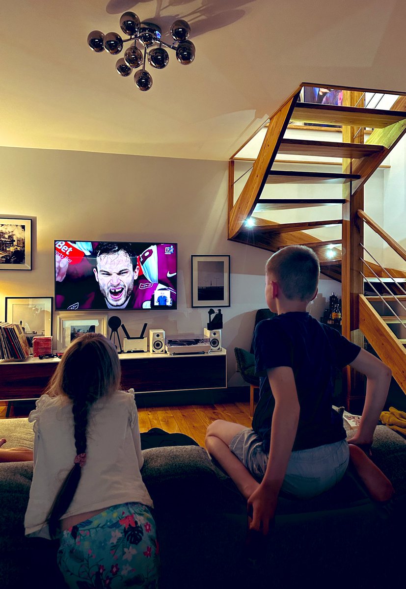 Sirreāli. #IIHF2023