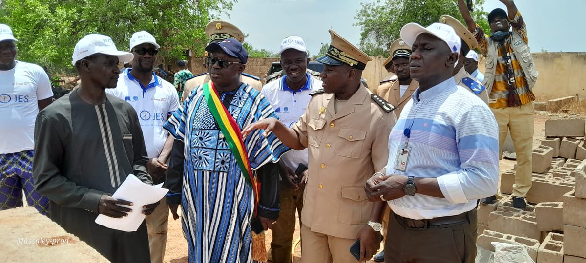 MaliProjes's tweet photo. Le @MaliProjes a présenté ce mardi 24 mai à Tominian dans la Région de San son projet de construction, réhabilitation et équipement de 49 infrastructures prioritaires dans les régions de #Ségou, #San et #Mopti. https://t.co/JCuSbyx7bD
@UEauMali
#AfricaTrustFund #GIZ https://t.co/YDJz1FIwLN