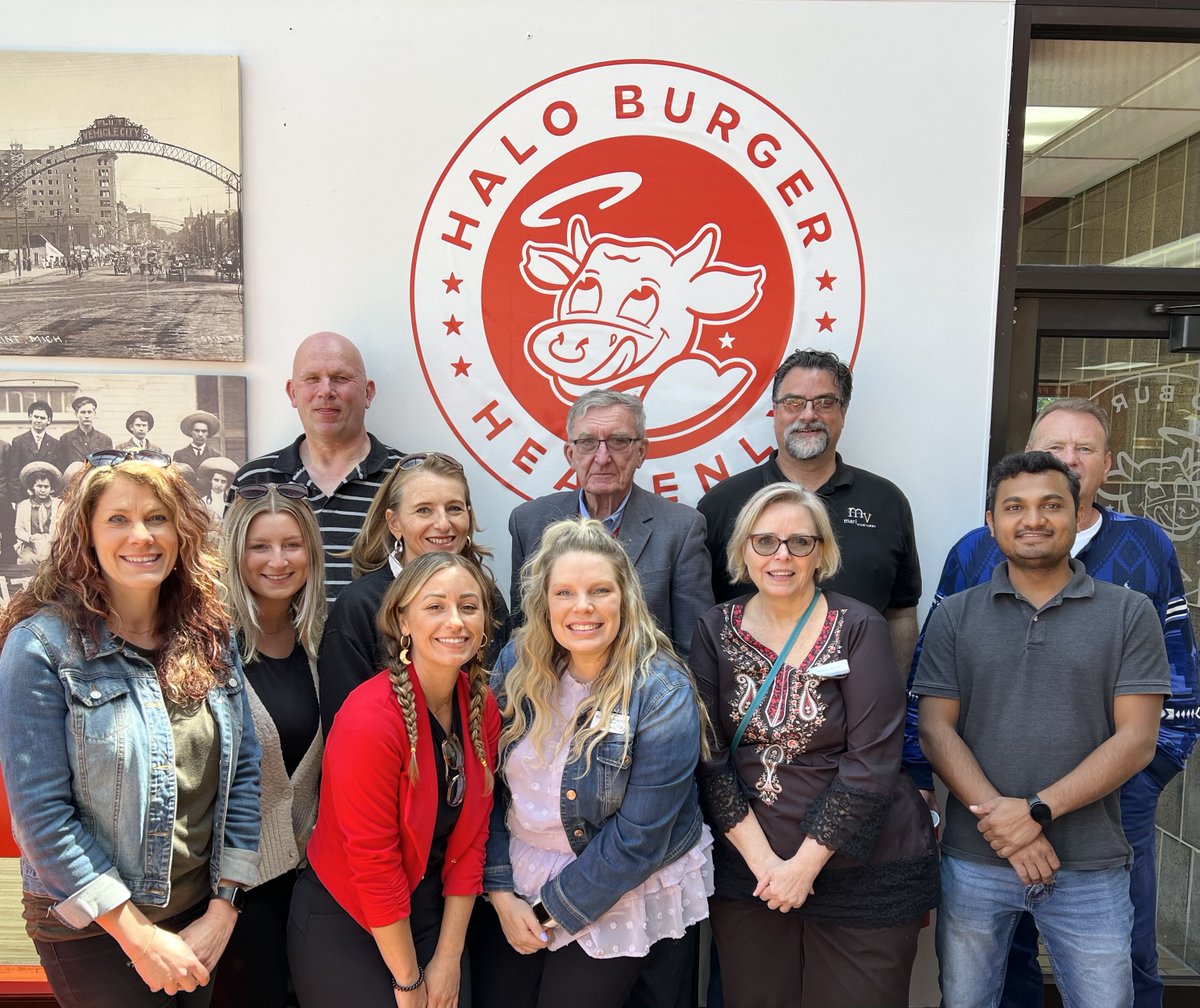 Halo_Burger's tweet photo. Today we hosted the Birch Run Convention & Visitors Bureau luncheon and talked about:
- Our Birch Run restaurant is Now serving BEER
- Our first car cruise tonight at this location is from 5-8pm
- And of course celebrating 100 years!!
#birchrun https://t.co/9IQ0cuXDpr