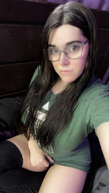 Fresh from the shower and ready to play! 🥰 https://t.co/e6nfpM4jac<a href="/tag/soon"class="tags"><span>#soon</span></a>