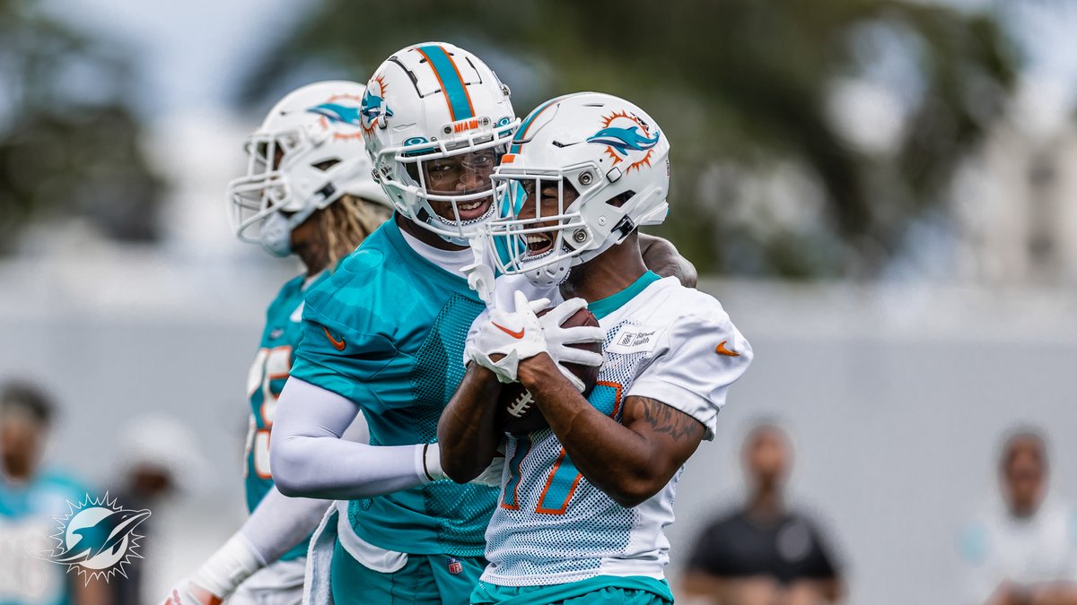 MiamiDolphins's tweet photo. A good day at the office 👔 https://t.co/dA22AllHeo