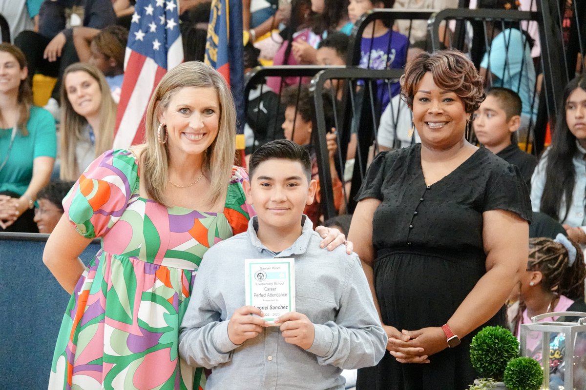 SawyerRoad's tweet photo. Congratulations 5th Graders!

...Once a Starfish, always a Starfish! https://t.co/Hn5HENTLbP