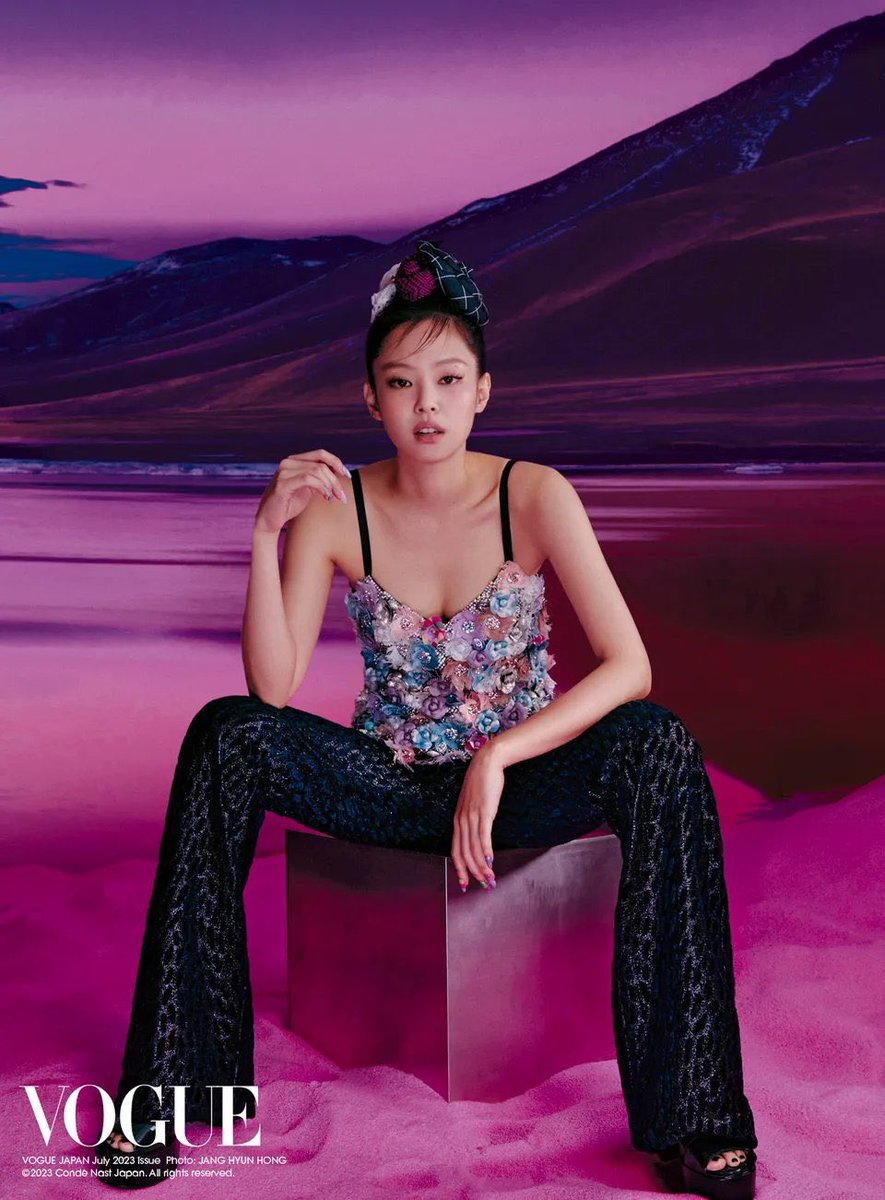 jnkoopsies's tweet photo. jennie kim what the hell???? https://t.co/DKLfqmZvxe