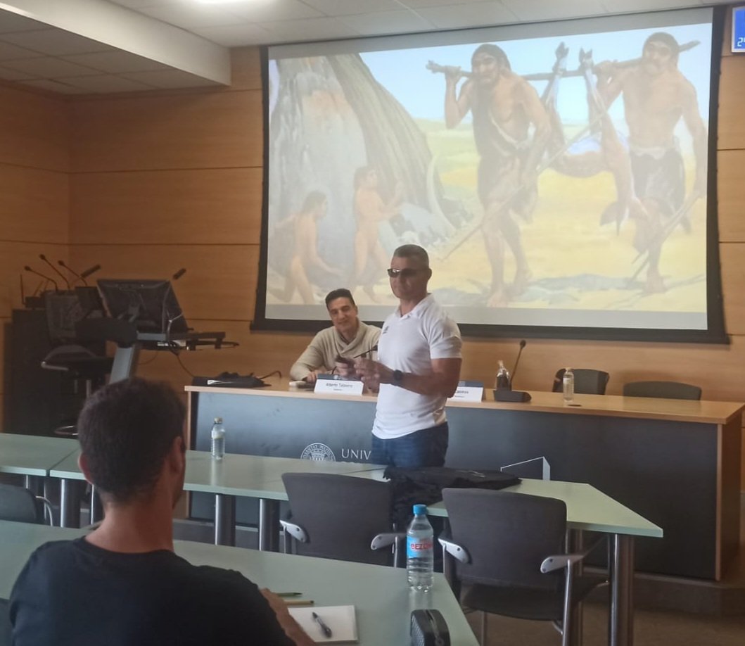 DavidCasinos's tweet photo. La verdadera grandeza en la gestión deportiva no solo se mide por los logros en el campo, sino por la capacidad de influir positivamente en la vida, promoviendo valores.
Un placer enorme estimados amig@s  del Master de gestión empresas deportivas @mgedupv https://t.co/YyZ60aHSkZ