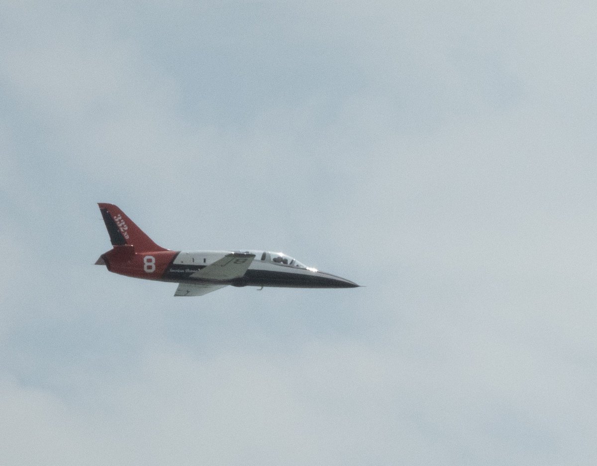 KMLorbz's tweet image. Better shot of the T-38 as it came back up the coast (still hazy). Then, an L-39 Albatros came flying down the coast. Looks like it did a little loop or two at the Wright Bros Nat'l Memorial before heading back north. #aviation #aircraft #milair #OBX