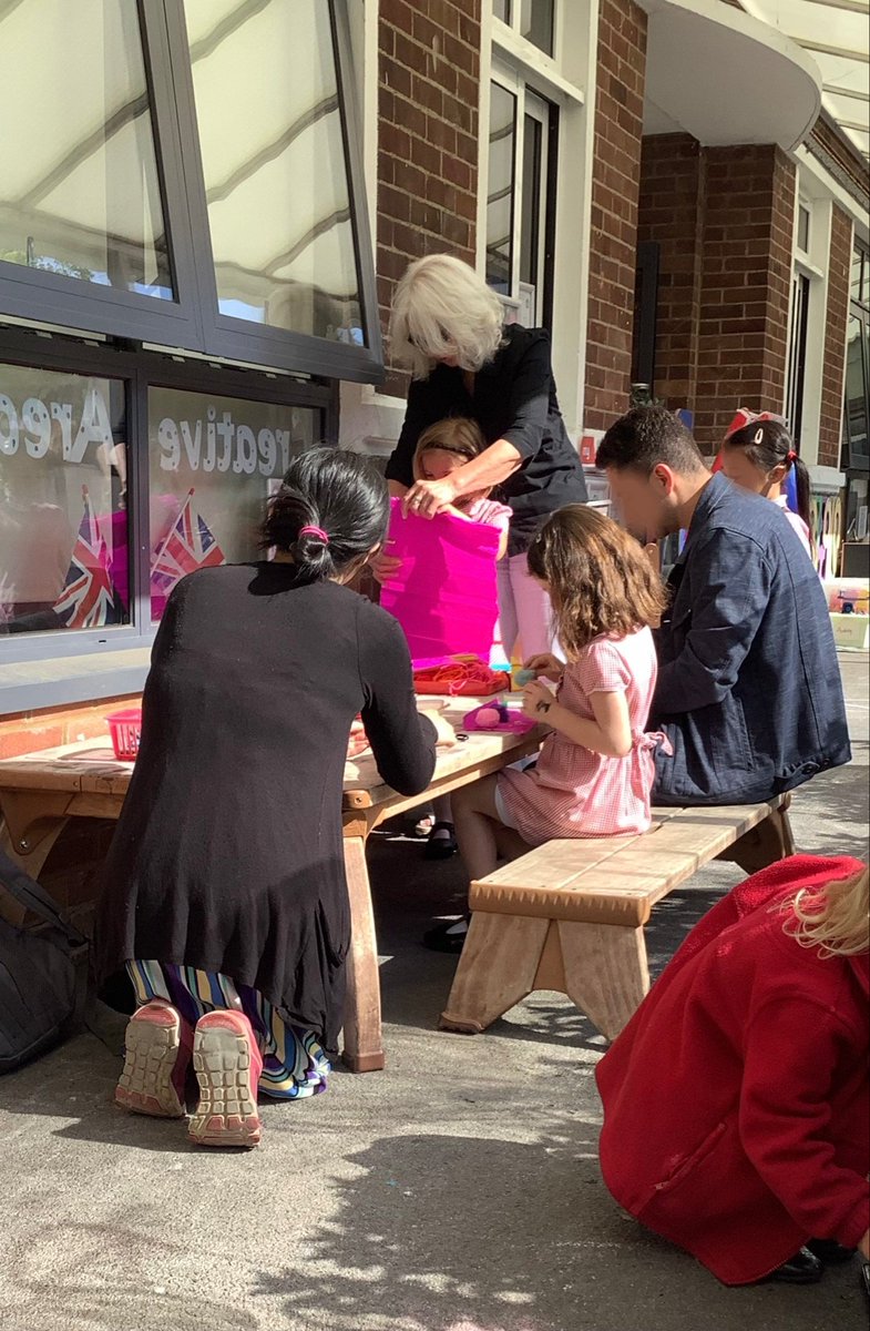 BurhillP's tweet image. Cygnets enjoyed a stay and play session with their families today #learningpartnership #learningtogether