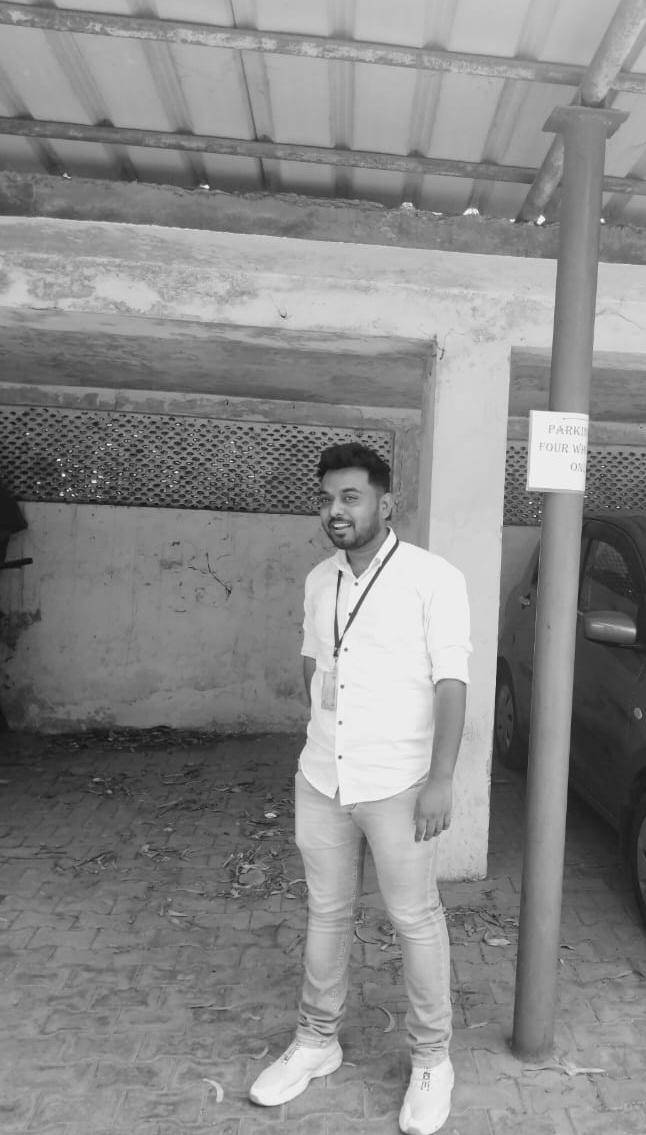 AmitITstudent's tweet photo. #Amit #Amitkumar #Amititstudent #amititstudent #itstudent #merahenaamhaiinhashtagmai😝🤣

Pic Credit:- @UtkarshZarf https://t.co/ihDr9TYY0x
