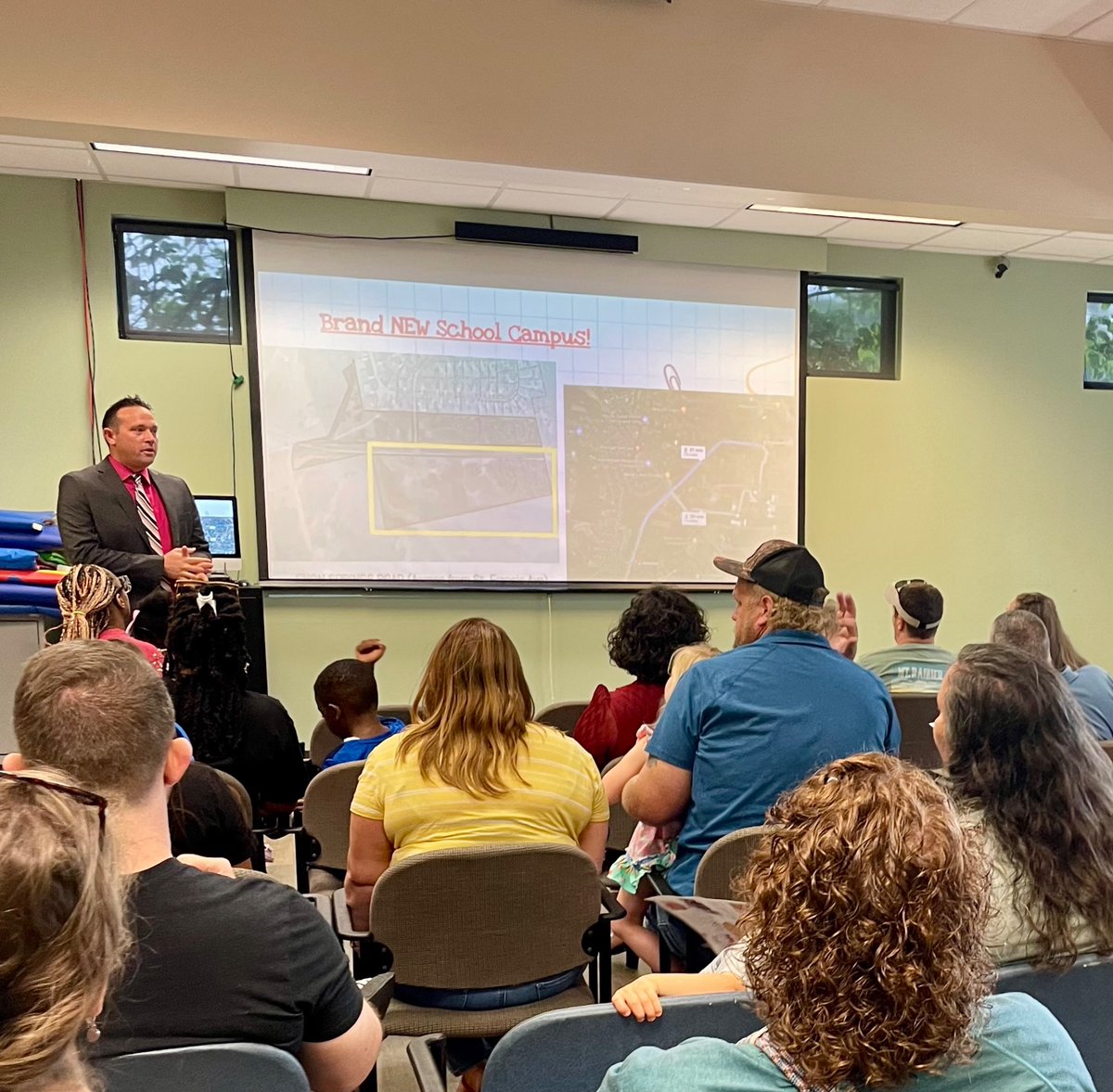Parents, community members, and the team at Springs Empower came together this morning in Smyrna to discuss plans for the first charter school approved by RCS.Detailed presentation and thoughtful questions!