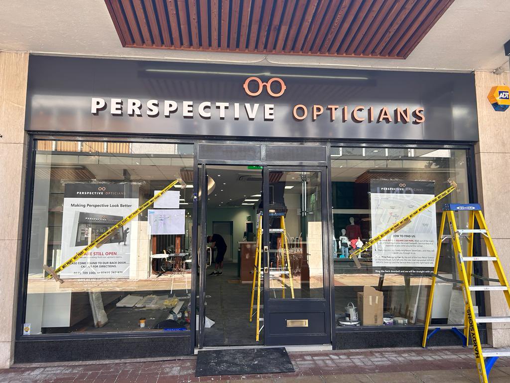 Perspective_Opt's tweet image. #anewperspective 🖤🧡🤎💚 We can’t wait to open the front doors to welcome you to our #newlook #makinglifelookbetter 🤩