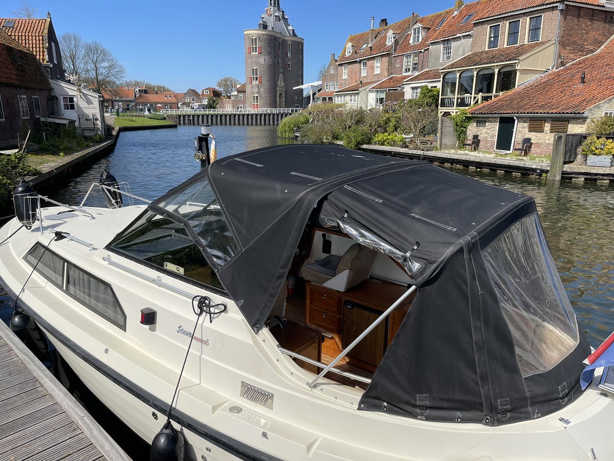 #dolphinyachtbrokers