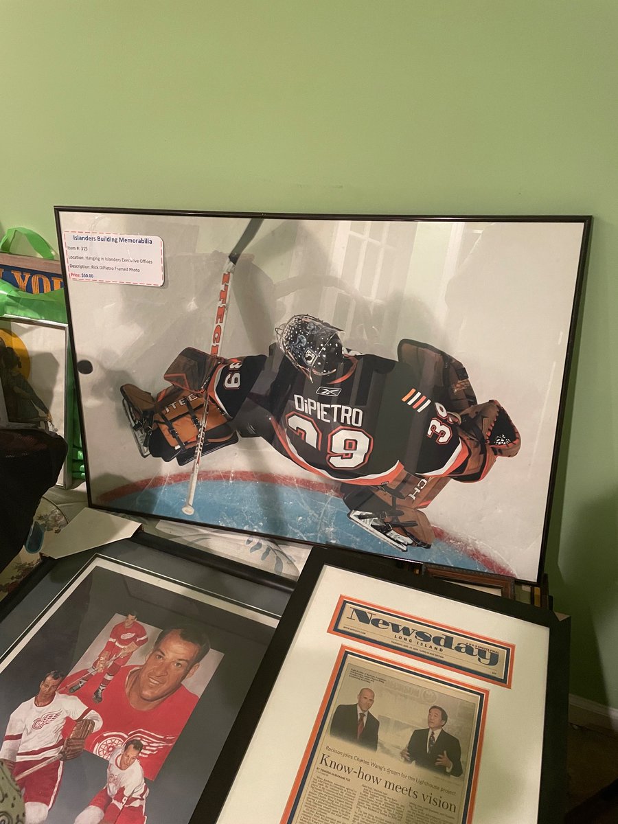 StevenE97432824's tweet photo. @Lucasmhenry 

I have a rare piece. It’s a framed Rick Dipietro picture that used to hang at the Coliseum. Let me know if you’re interested. https://t.co/RsUjM5jVtZ