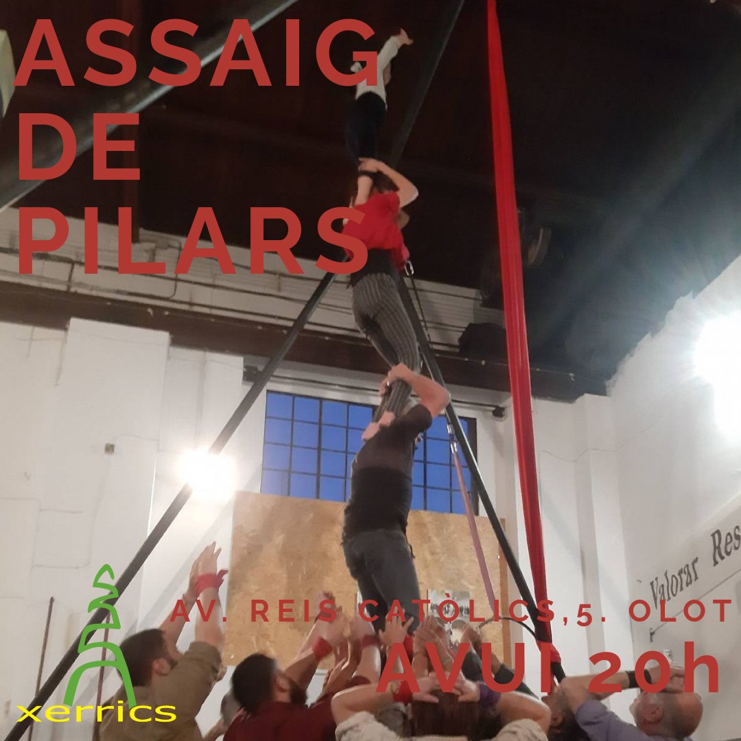 XerricsOlot's tweet image. El que portem a plaça és fruit del que es fa a assaig.Treballem la tècnica,força i equilibri però sobretot valor i seny.Avui hi ha #assaig al #local,de pilars i #músics,per a seguir treballant i poder portar més cosetes.#castells #castellers #castelleres #dijous  #olot #garrotxa