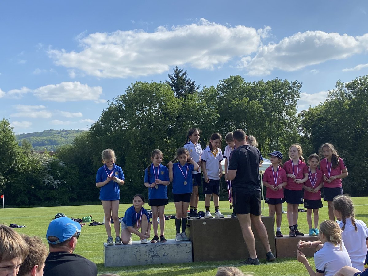 louiseseeley's tweet photo. @GlenfallSchool #StEdwards #TeamGlenfall #Runners #Glenfall https://t.co/kICoNUFs1z
