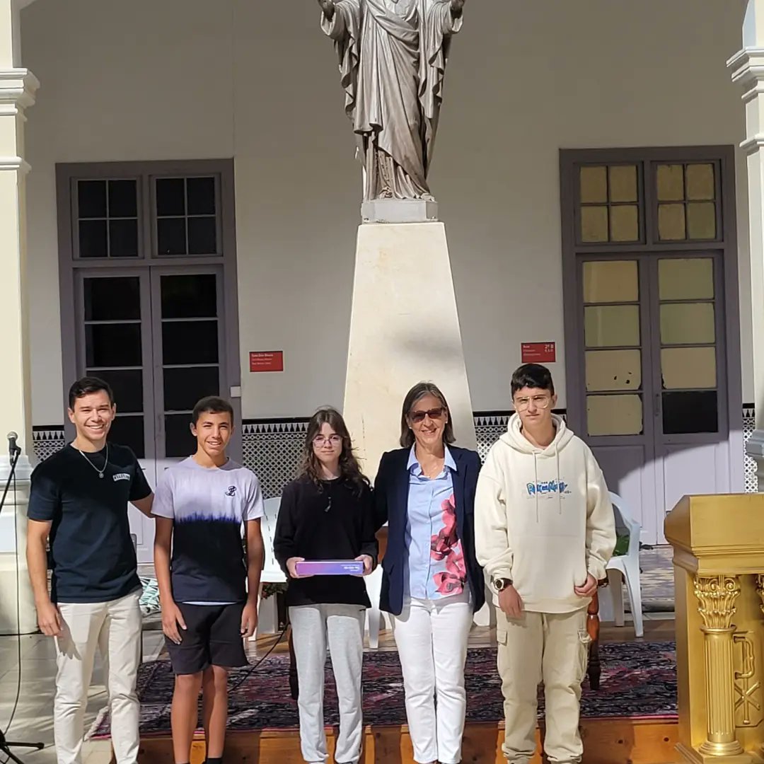 IESFeria's tweet photo. Nuestros alumnos de 2°B, Nora y Aitor, ganadores del 1° y 2° premio del Certamen de ciencias del centro educativo Salesianos Las Palmas. Agradecer la invitación para participar y felicitar a nuestros estudiantes premiados y a Elia, profesora de Física y Química por el apoyo. https://t.co/nC2chXv2be