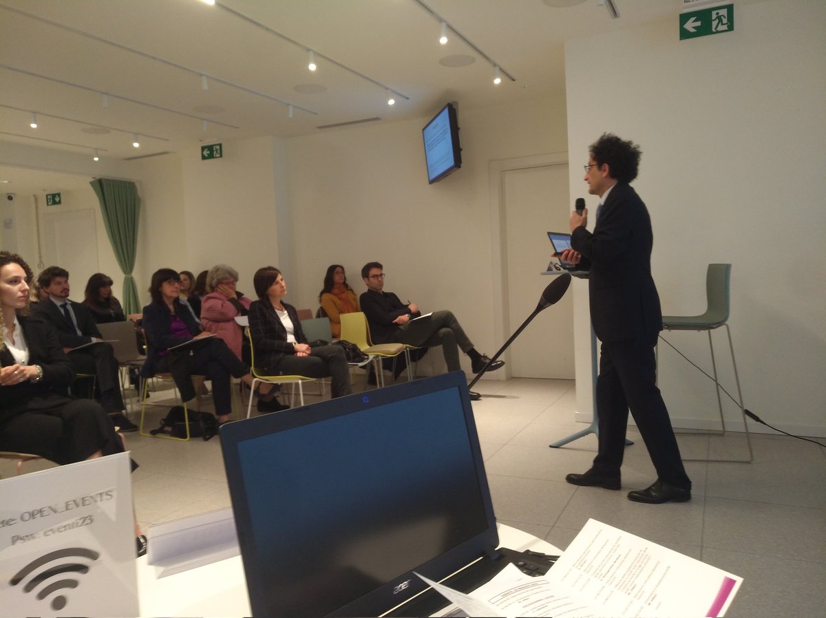 In Milan, on May 20th, to talk about #microbiota as new promising frontier to be explored for reducing recurrence of #Renal #stone #disease.

Thanks to <a href="/MicheleAntonuc3/">Michele Antonucci</a>,
<a href="/martasignoretti/">Marta Signoretti</a>, 
Andrea Calandrelli,
<a href="/porcariserena89/">Serena</a> and Gaia Santagostino for their contribution.