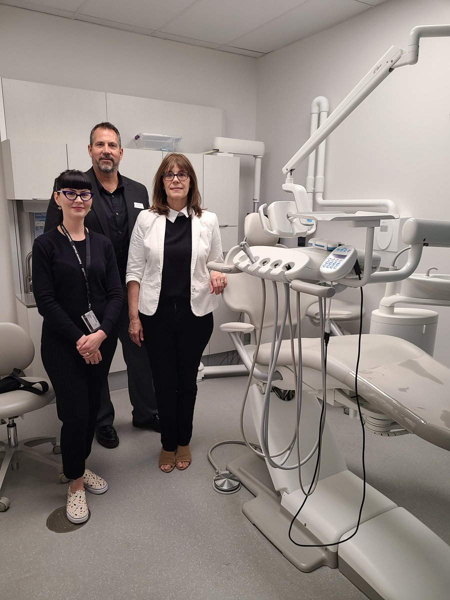 Showcasing @FanshaweCollege Oral Health Care dental clinic with @TArmstrongNDP MPP. Community outreach with our students is an important part of what we do.