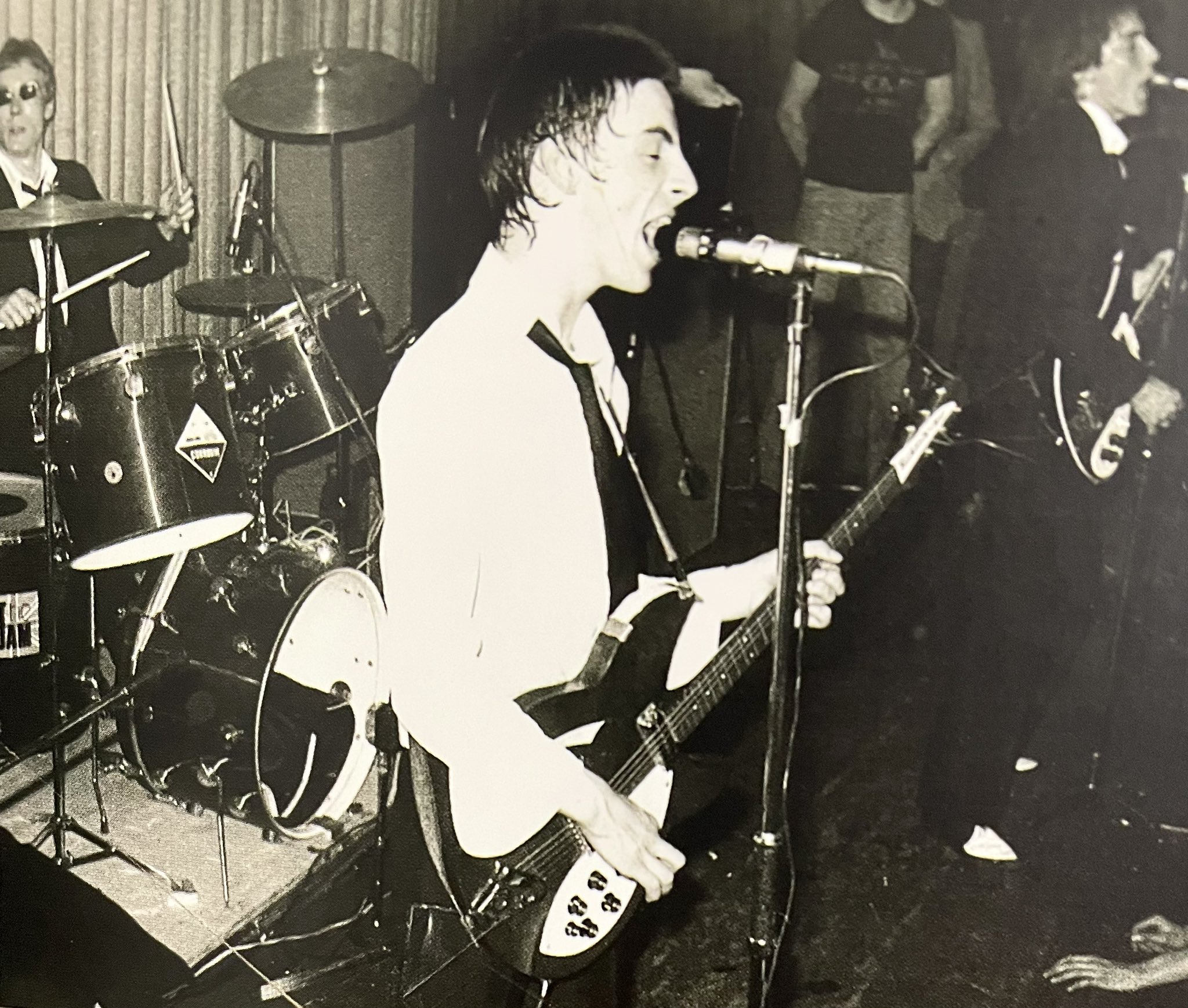 Happy 65th Birthday to Paul Weller.
One of the coolest to ever do it. 