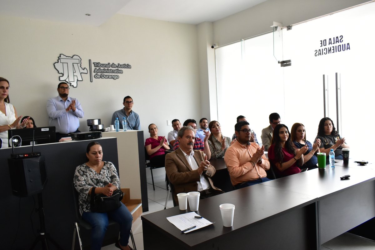 SeslaDurango's tweet photo. Continuando con la socialización de la #PEADurango, en esta ocasión la @SeslaDurango visitó las instalaciones del @TJADurango para seguir con esta gran labor. Agradecemos la hospitalidad del Mgdo Presidente Jason Canales y de la Mgda Laura Elena Santiago de la Primera Sala Ord. https://t.co/8vEoNoX2tM