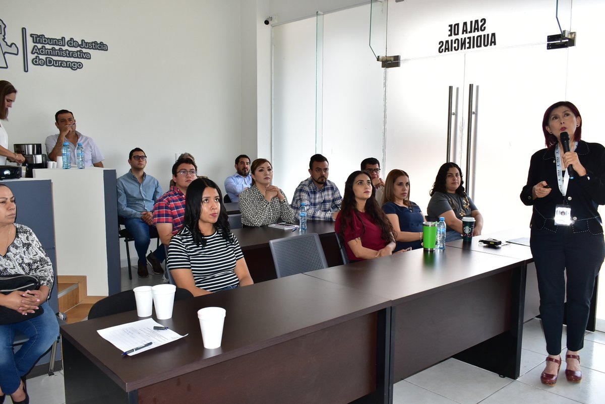 SeslaDurango's tweet photo. Continuando con la socialización de la #PEADurango, en esta ocasión la @SeslaDurango visitó las instalaciones del @TJADurango para seguir con esta gran labor. Agradecemos la hospitalidad del Mgdo Presidente Jason Canales y de la Mgda Laura Elena Santiago de la Primera Sala Ord. https://t.co/8vEoNoX2tM