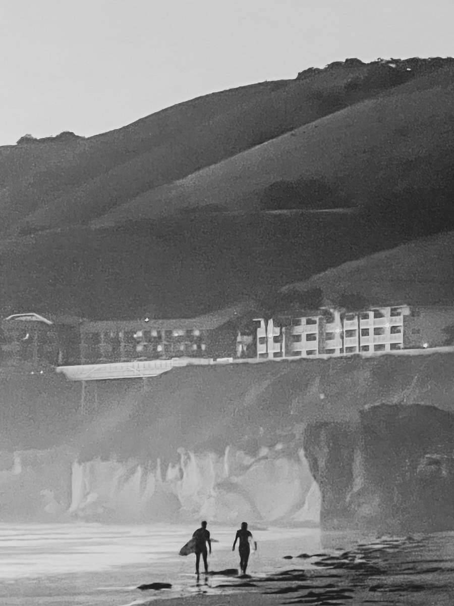 Hans_Eventyr's tweet photo. Surfs Up 
Pismo Beach, CA

#Photography
#PhotoOfTheDay
#Camera
#TravelPhotography
#NaturePhotography https://t.co/JWCOxjeCk0