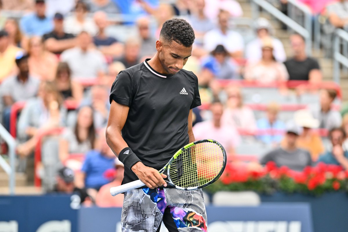 Felix Auger-Aliassime withdraws from Lyon due to a shoulder injury.

Fils moves to the semis in Lyon.

Hope it's nothing serious for Felix, who should debut versus Fognini at the Roland Garros.