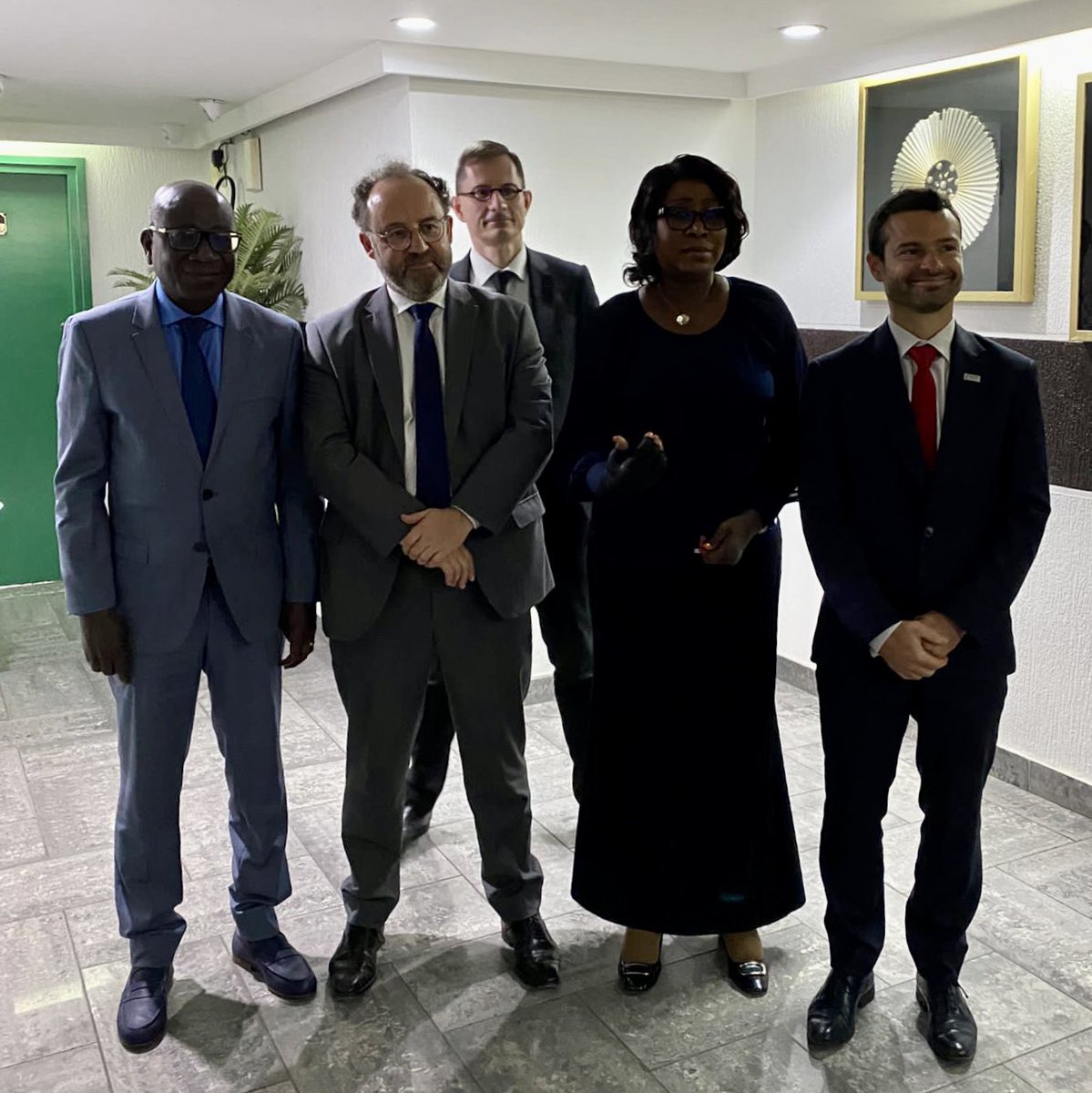 PelletJeremie's tweet image. Les politiques publiques solides sont financées par des ressources domestiques durables. Pour cela, @dgfip_officiel met à disposition de la Côte d’Ivoire ses compétences via @expertisefrance. Ensemble avec Jérôme Fournel à Abidjan dans ce cadre