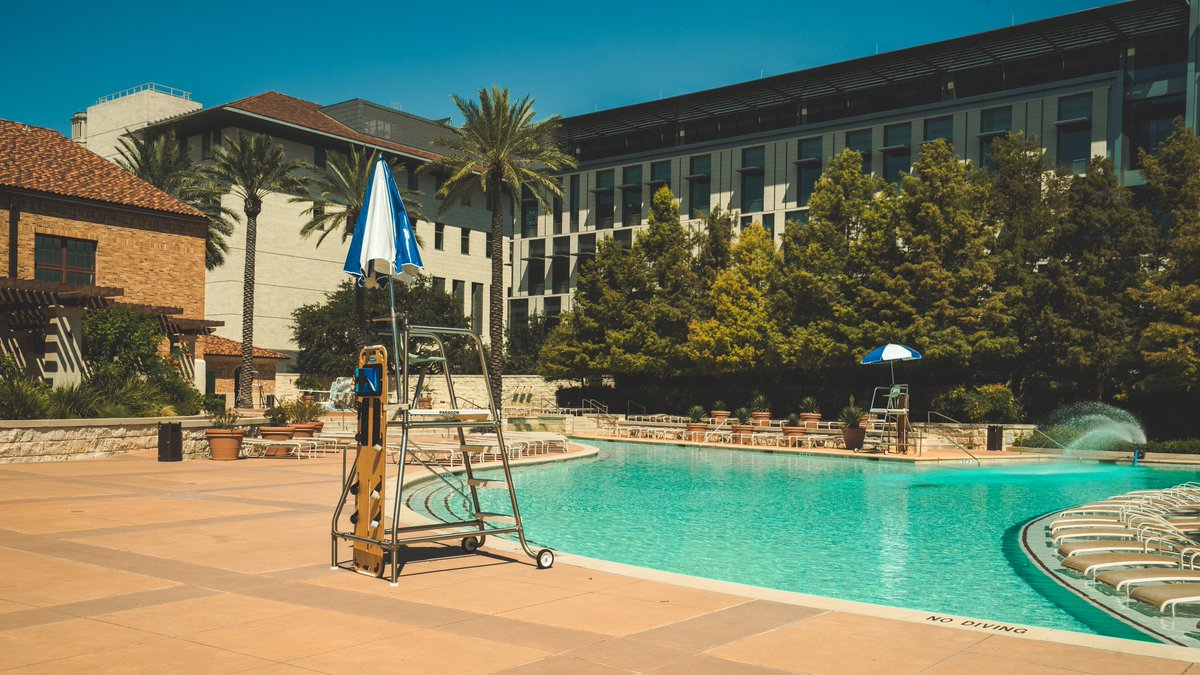 UTexasStudents's tweet photo. #DidYouKnow? Students who are not enrolled in summer classes &amp; #UTGrad23 can still access @UTRecSports after 5/31 w/ a Student Summer Membership.

Sales open tomorrow: https://t.co/W4FNGg3mWF

#LivingTheLonghornLife #YouAreHere #YouDoYou #YouChangeTheWorld #MakeItYourTexas https://t.co/lvvkq5Uj9T