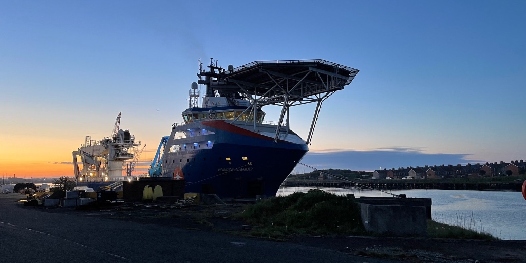 A beautiful evening a few weeks ago in Blyth on the Horizon Enabler. Thank you to Michael for the submission! 

-

#throwbackthursday #workatsea #workoffshore #offshorevessel #osv #corevalues #canadianvessel #horizonenabler #marineindustry #offshoreindustry #energyindustry