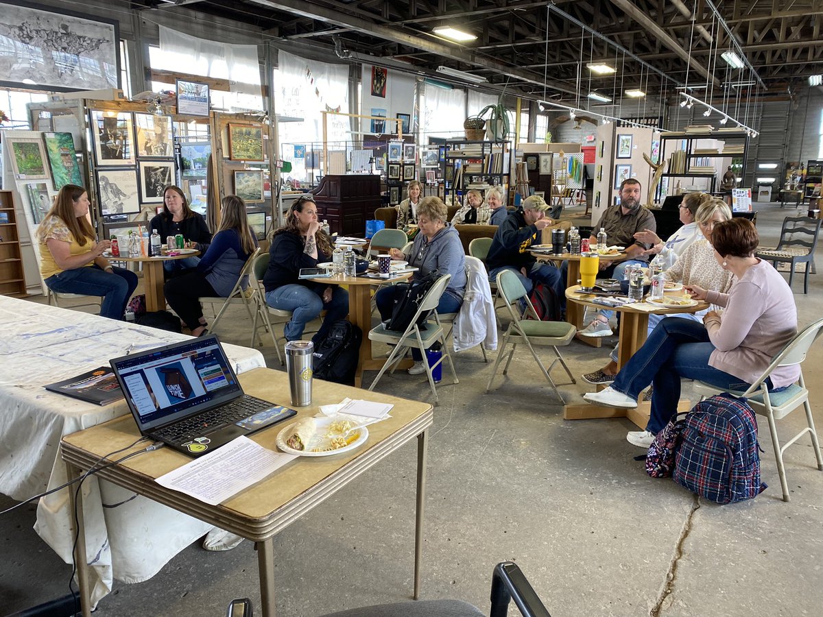 BGoodArtnGift's tweet image. Best day EVER! 🙌🤩
Wrapping up the PD season with my @NorthPointESC #GiftedPD Personalized Learning with Arts Integration! I’m sorry if you couldn’t make it today because you’re really missing out. #SoMuchGoodness #AmazingEducators #ArtEd #Gifted