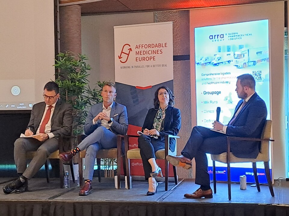 AffordableMedEU's tweet photo. It is time ⏰ to welcome our distinguished panelists @CristianSBusoi, Manuel Ibarra Lorente, @IlariaPassarani, and @YNatsis. 

Together, we will unwrap the new EU #pharmapackage and discuss wishes and expectations for the EU #pharmarevision 💊. https://t.co/CqijUyfWme
