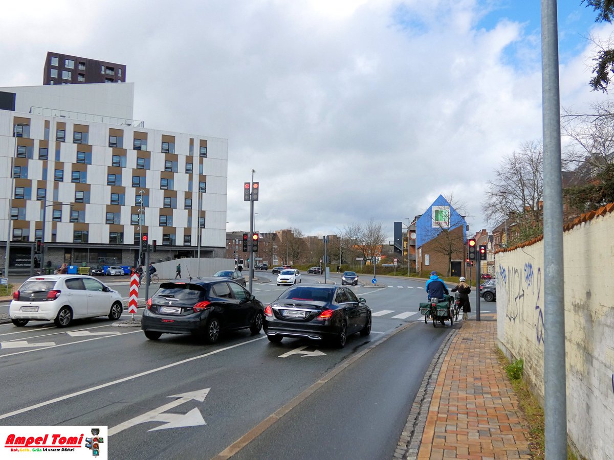 AmpelTomiDe's tweet photo. LSA Odense, "Hans Mules Gade/ Østergade"
Mehr auf https://t.co/pmocAdqsrT 🚦
#ampel #lichtsignalanlage #trafficlight #verkeerslicht #trafiklys #trafikljus #trafikklys #liikennevalo #sygnalizacjaświetlna #feudecirculation #tts #greenlight #odense #dänemark #denmark #danmark https://t.co/d8K9hca1WD