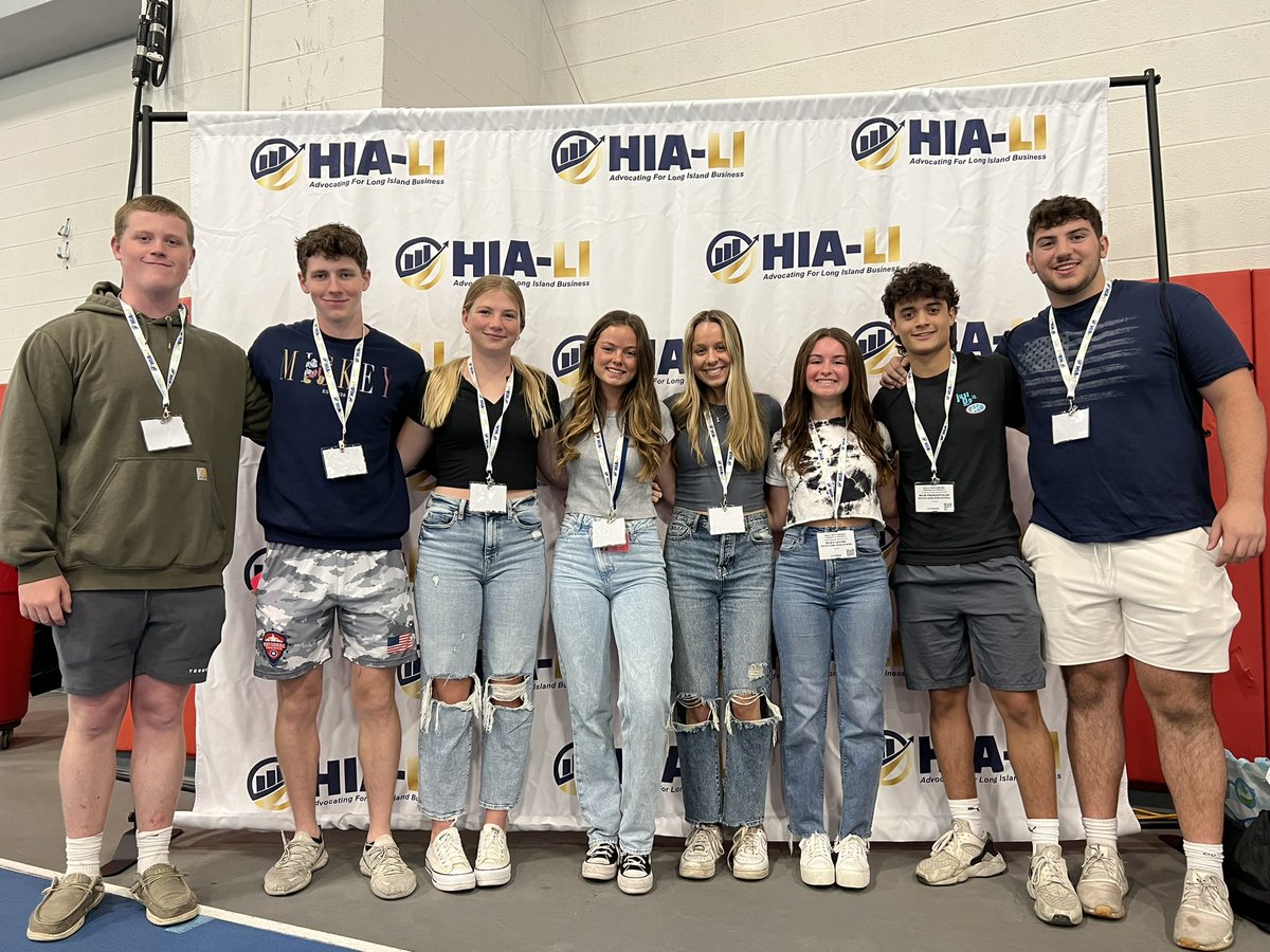 south_sidebus's tweet photo. Some of our future VE students, lead by Mr Brian Manolakes, are on a field trip to a trade show to familiarize themselves with some of their tasks for next year.  Can’t wait to see them applying their skills next year! #GameOnRVC @mattgct @pat_walshEDU @BenMossAP @Colemoriarty https://t.co/10COMgYXfj