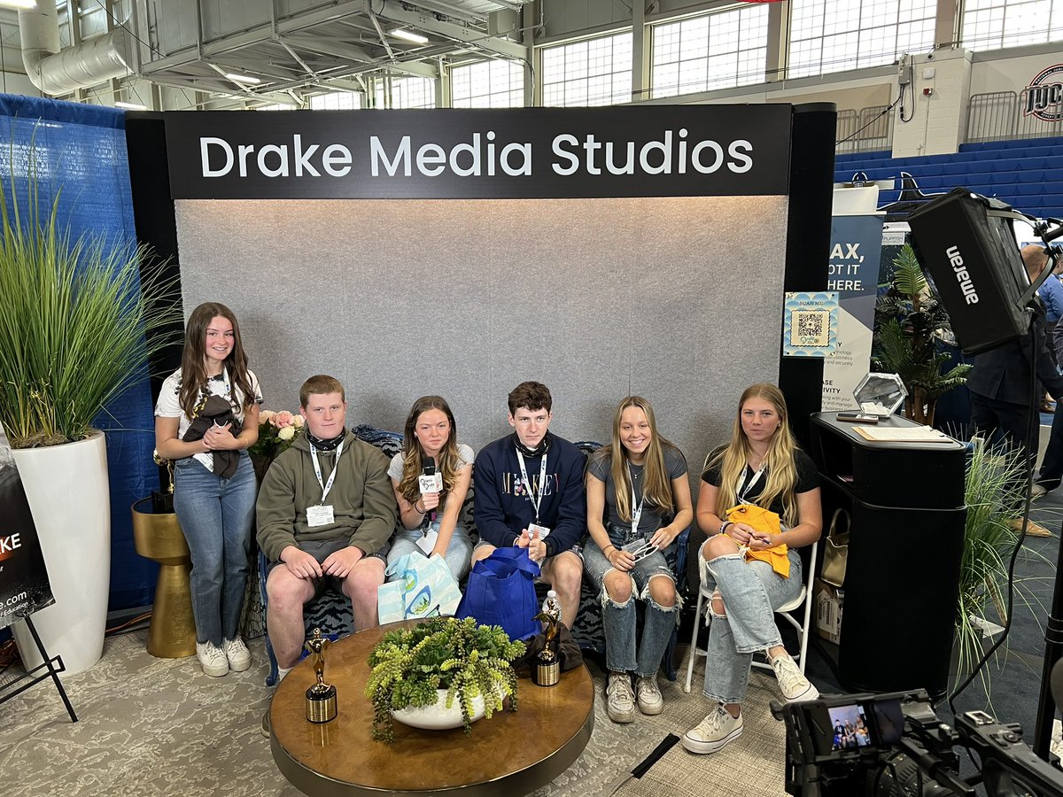 south_sidebus's tweet photo. Some of our future VE students, lead by Mr Brian Manolakes, are on a field trip to a trade show to familiarize themselves with some of their tasks for next year.  Can’t wait to see them applying their skills next year! #GameOnRVC @mattgct @pat_walshEDU @BenMossAP @Colemoriarty https://t.co/10COMgYXfj