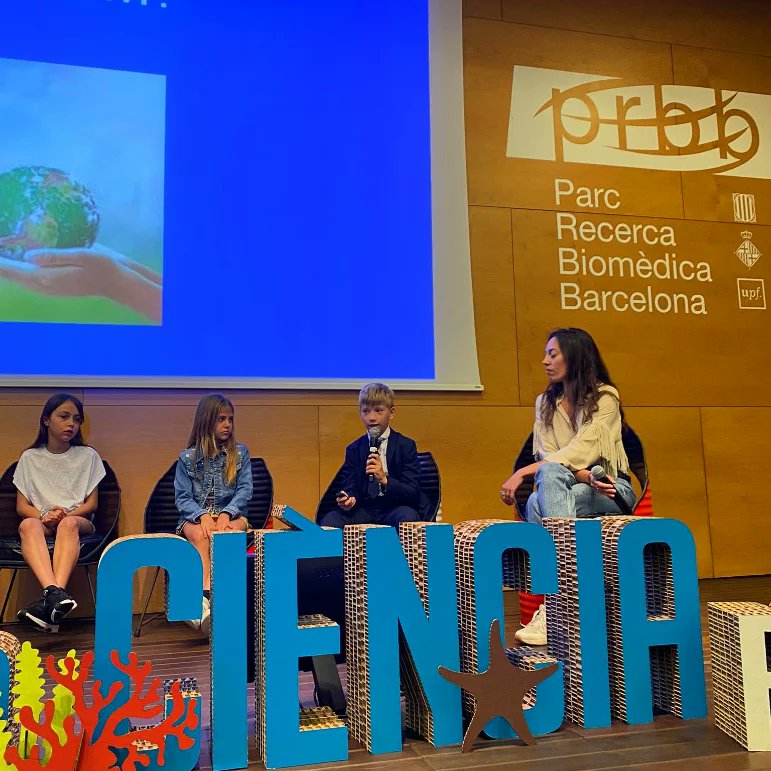 escolataborbcn's tweet photo. EL MAR ÉS VIDA lema del 10è congrés de ciència. Hem presentat el nostre projecte en el PRBB davant d’altres escoles participants i de científiques de renom. Així doncs, Barcelona quedarà sota el nivell del mar? #SomTabor14 @CrpEixample @congresCiencia @the_prbb https://t.co/kfwI6vYIgg