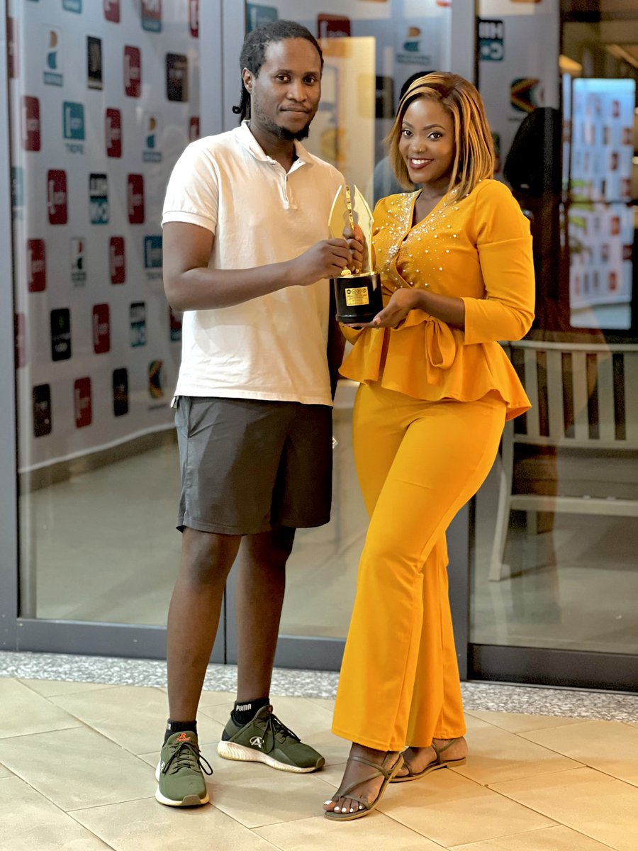 precious_remmie's tweet photo. It was a pleasure hosting this talented/celebrated film director @LoukmanAli keep making us proud🤛🏾👏🏽The way I was happy to see him u might think I had met a ...........😆😆😆kati kamunvume amaalo but its ok am used 😆 https://t.co/xE1JJossvg