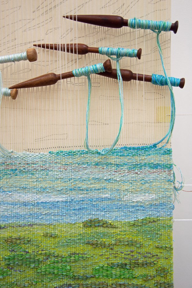 I haven't got much progress to share since my last post as I've barely touched my tapestry in weeks, but I'm starting to creep into some vibrant turquoise-green colour mixes which is exciting. I'm looking forward to reaching the horizon. #handwoven #tapestryart #orkneyart #orkney