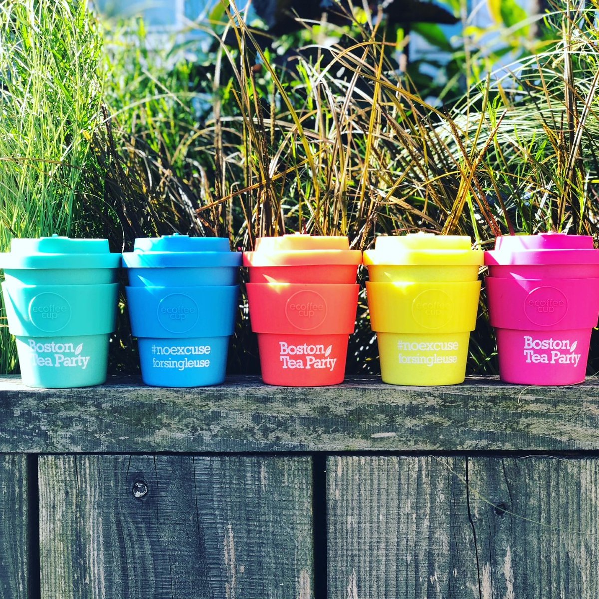 🌞Sustainability with a side of sunshine @ecoffee_cup . 🌻 #choosetoreuse this Summer - our reusable cups are the perfect partner in crime, from festival frolics to picnics in the park. . #noexcuseforsingleuse #ecoffeecup #reusablecup #noplanetb #btpcafes #makingthingsbetter