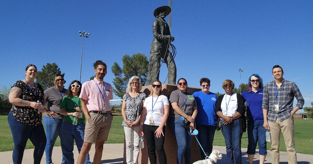 goodwillsouthaz's tweet image. Thank you to May's park clean-up group. We had a great turnout of retail and corporate employees; we appreciate you taking the time to improve our community!

#parkcleanup #dogood #goodwill #communityfirst #tucsonaz