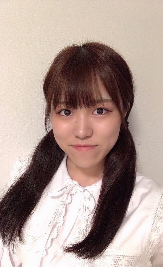 aikachan_yeah's tweet photo. 今日も1日お疲れ様でした〜!!!
ちょうど1年前の保村を発見…!!!
JDOLのスタダイベの時だね💗
なんか今よりちょっと幼いかもしれん!
明日は金曜日!
ラスト1日頑張りましょうぜ✨
おやすみなさい🌙
#ボイスラボトーキョー #声優志望 #声優 #JDOLAUDITION #JDOLオーディション #JDOL https://t.co/HlosKZGr4V