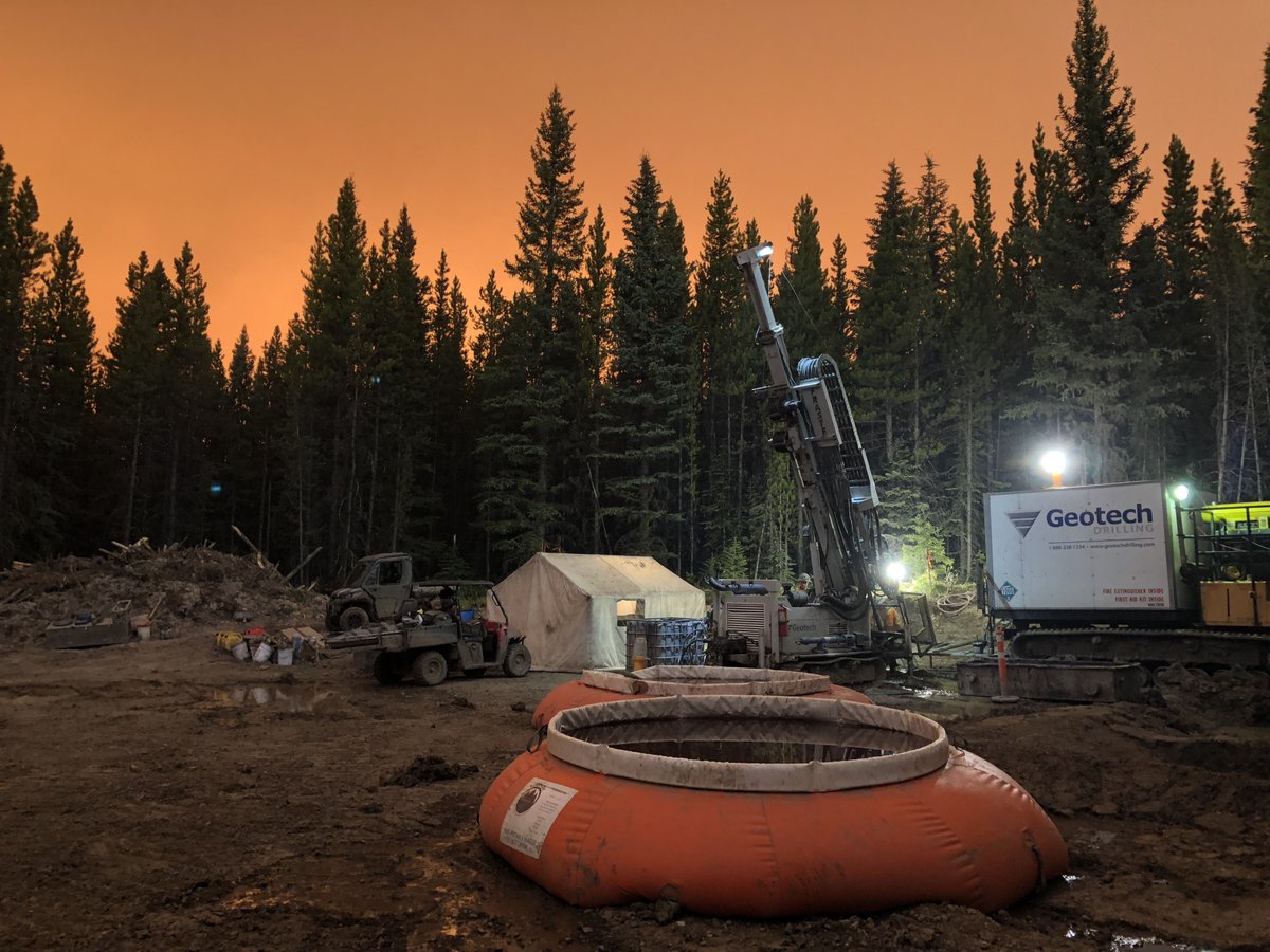 ttrockeng's tweet image. Dawn at the drill rig.....The #TetraTechRockEngineering group provides a full suite of #rockengineering services including planning &amp;amp; executing #geotechnical drilling programs for all sectors from civil infrastructure to mining. #LeadingwithScience #rockmechanics #TetraTech