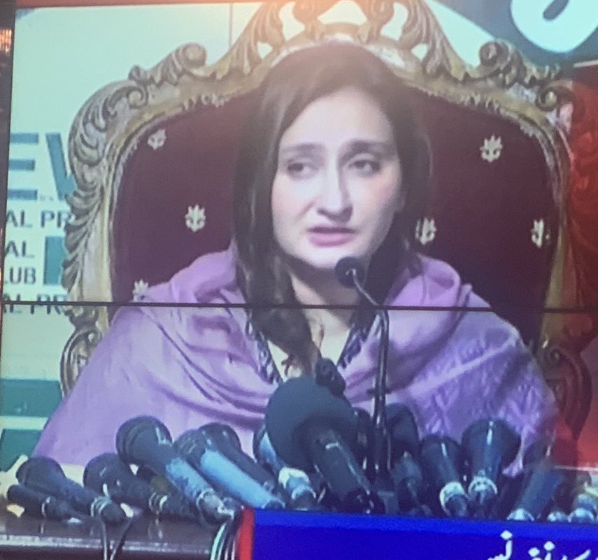 FarrukhHabibISF's tweet photo. It’s very unfortunate educated young parliamentarians like @MalBokhari forced to leave politics. She has been arrested twice under black law 3 MPO. Remained in jail for more then 15 days under tough conditions.
She is a barrister and contributed a lot in making laws like anti rape act 2021 for women protection.
When justice system can’t provide you protection against brutality then what else you can expect.